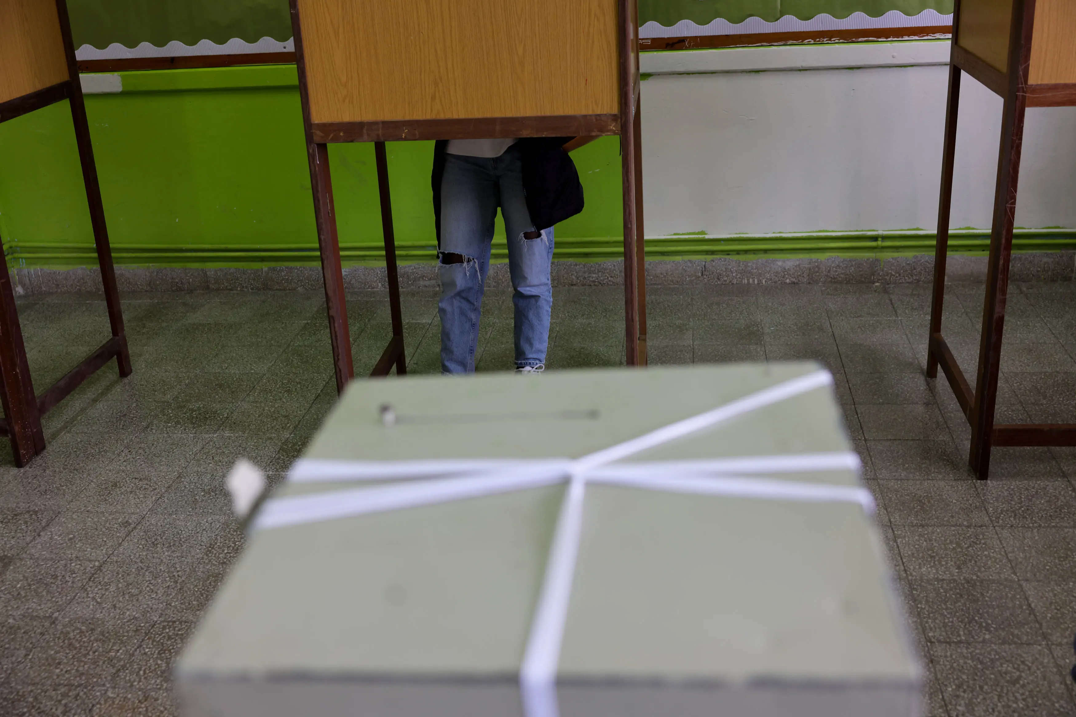 Ομαλά εξελίσσεται η ψηφοφορία στα εκλογικά κέντρα της Ελλάδας