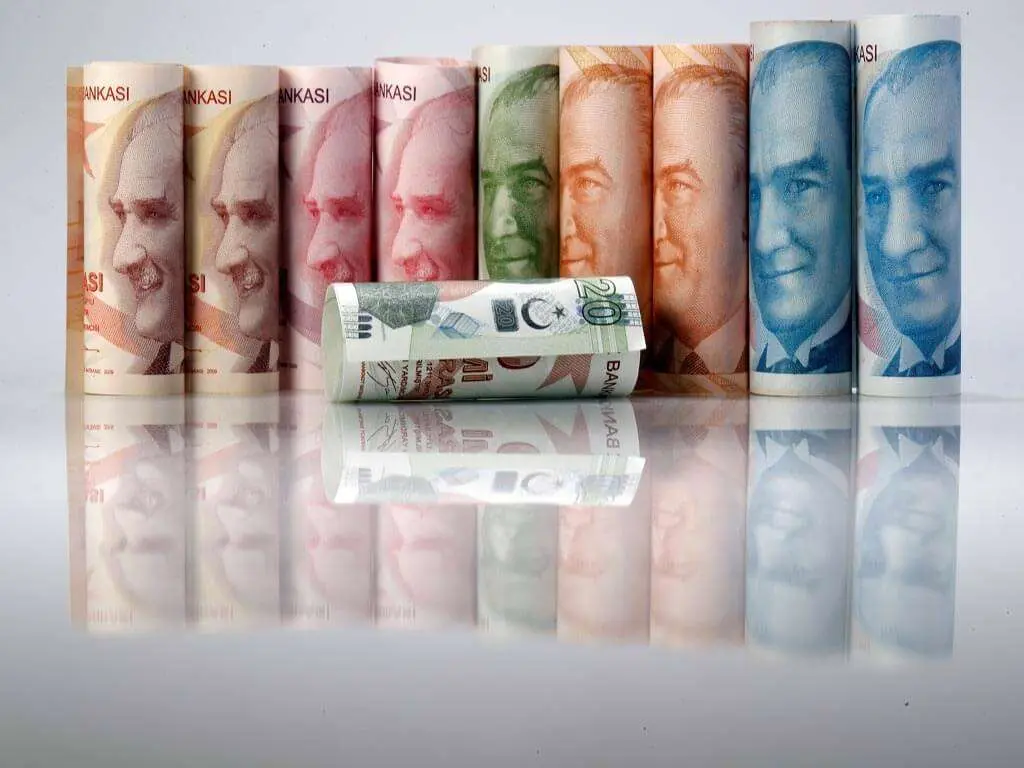 Βρήκε νέο πάτο η τουρκική λίρα