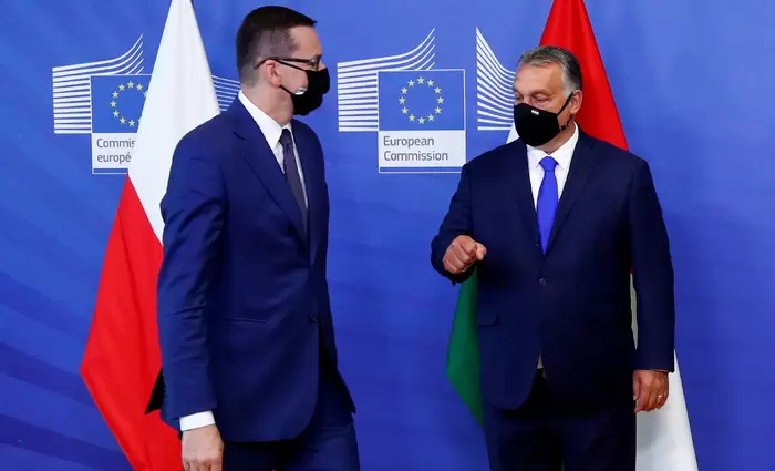 Στον αέρα το Ταμείο Ανάκαμψης από τα βέτο Πολωνίας και Ουγγαρίας
