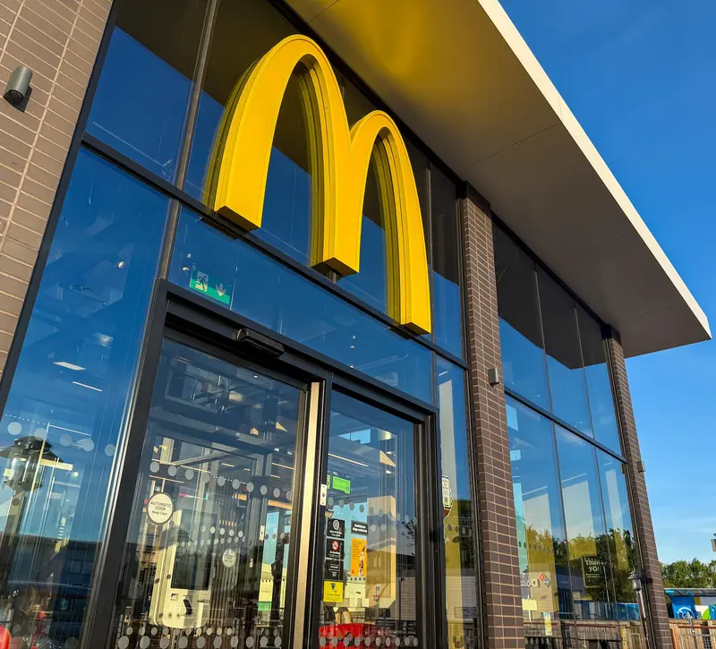 McDonald’s: Οι πωλήσεις αυξήθηκαν αλλά δεν έπεισαν τη Wall Street