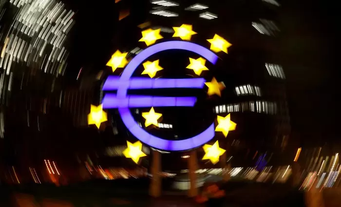 Μαύρα σύννεφα στην Ευρωζώνη - Η UBS ρίχνει την ανάπτυξη λόγω Ιράν