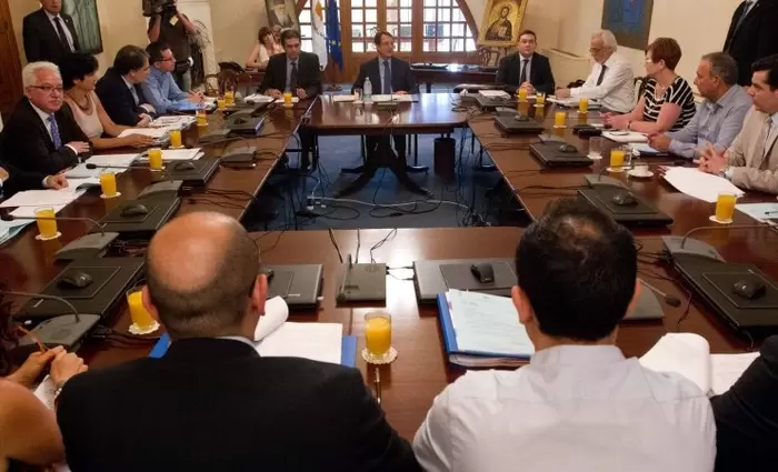 Αυστηρό πλαίσιο για πολιτογραφήσεις ενέκρινε το υπουργικό