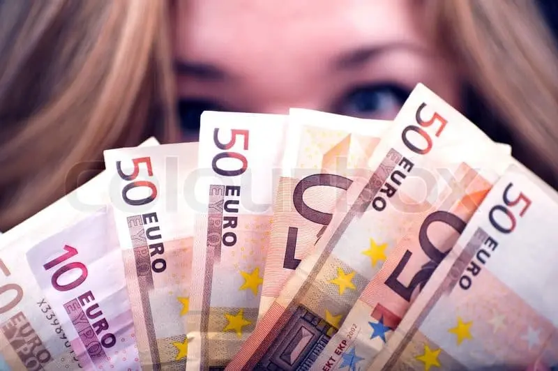 Τόσα παίρνει ο μέσος Κύπριος εργαζόμενος