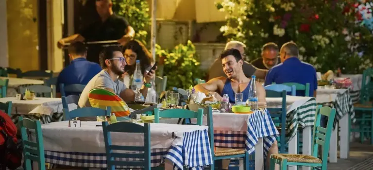 Πολύ πιο ικανοποιημένοι με τη ζωή τους δηλώνουν οι Κύπριοι