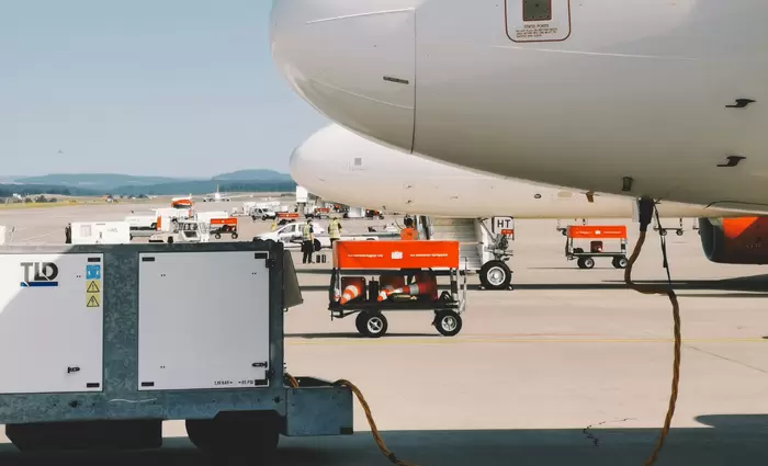 IATA: Θετική η εκεχειρία αλλά οι τιμές των αεροπορικών εισιτηρίων θα παραμείνουν υψηλές