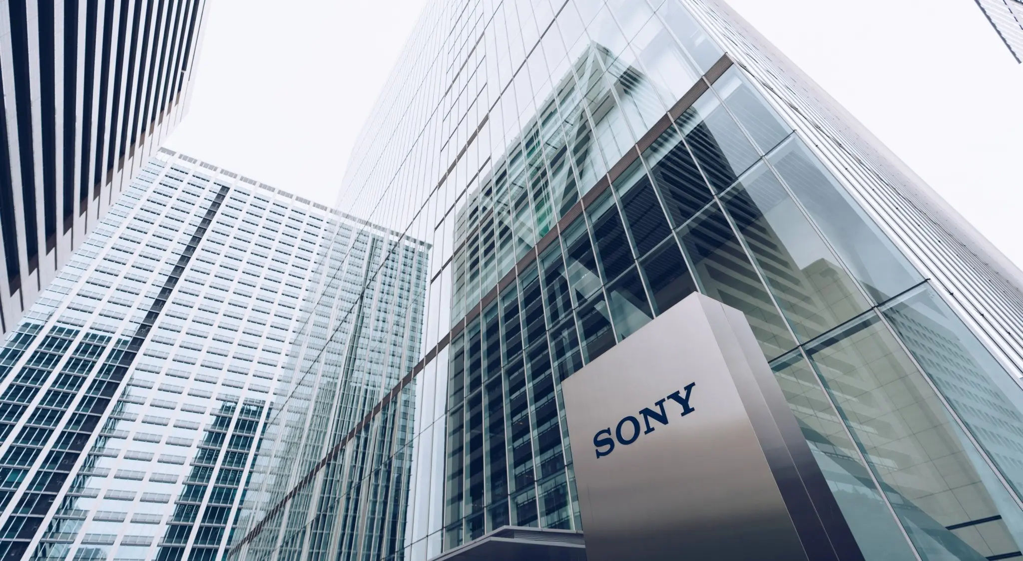 Η Sony προχωρά σε επαναγορά μετοχών $3,2 δισ. – Στροφή σε μουσική και gaming