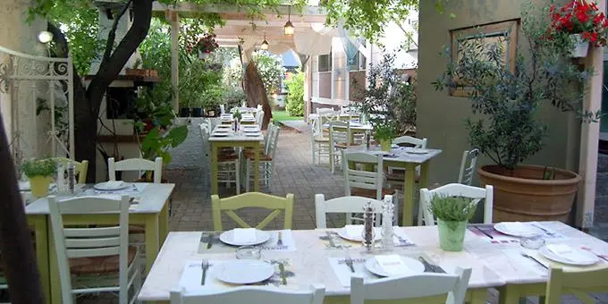 Για κατάργηση του «Take Away» ανησυχούν οι εστιάτορες