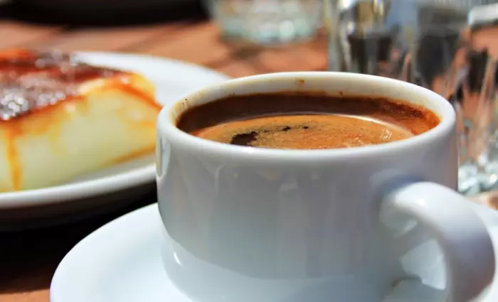 Ποια μαγαζιά και υπό ποιες προϋποθέσεις ανοίγουν (λίστα)