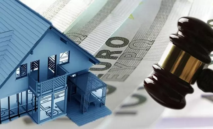 «Παίζει» δυνατά το σενάριο αναπομπών για εκποιήσεις – Νέες δηλώσεις από τον ΠτΔ και τον ΥΠΟΙΚ