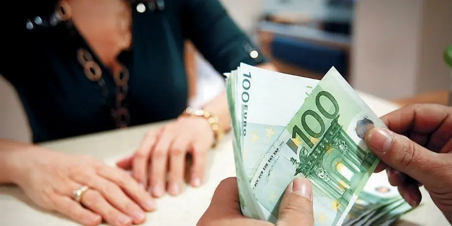 Ποια τα δικαιώματα των εργαζομένων για την καταβολή του 13ου μισθού