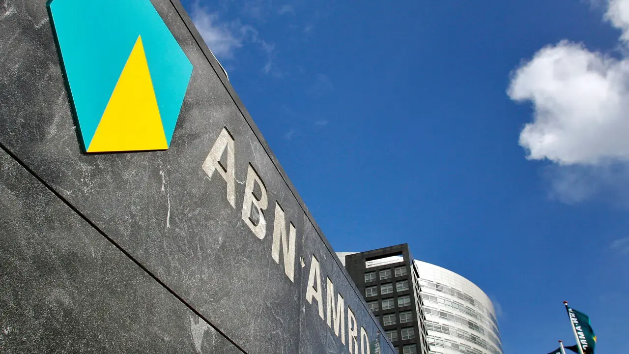 ABN Amro: Κέρδη πέραν των εκτιμήσεων – Στα €619 εκατ. το πρώτο τρίμηνο