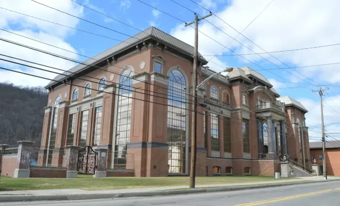 Adelphia: Το ελληνικό σκάνδαλο των ΗΠΑ – Ένα case study εταιρικής απάτης