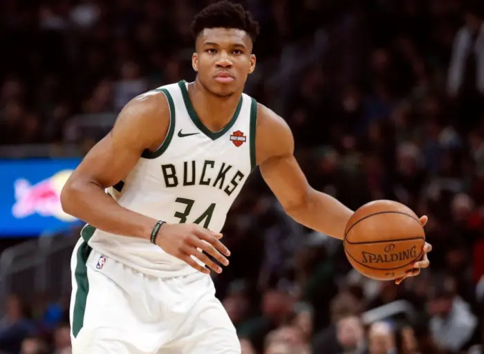 Οι νέες μπίζνες του «Greek Freak» – Νέο κατάστημα Antetokounbros στην Ερμού