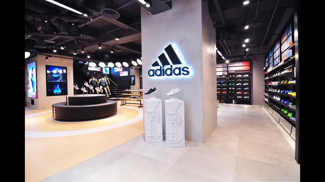 Κατρακυλούν οι πωλήσεις της Adidas στην Κίνα