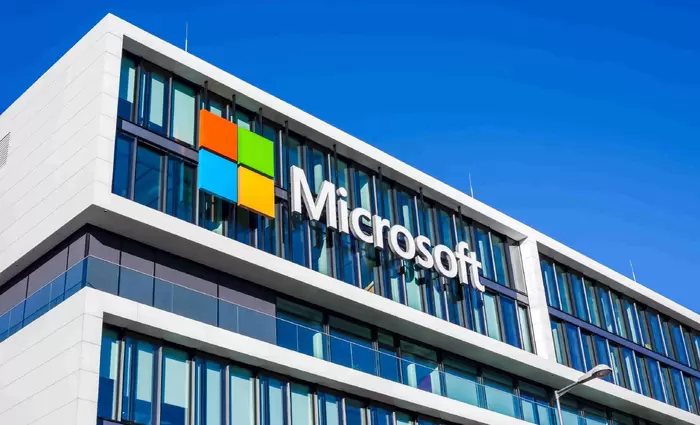 Η Microsoft χάνει την ιδιότητα του αποκλειστικού παρόχου cloud του OpenAI