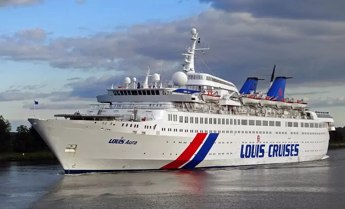 LOUIS Cruise Lines: Πωλεί ένα από τα πλοία της