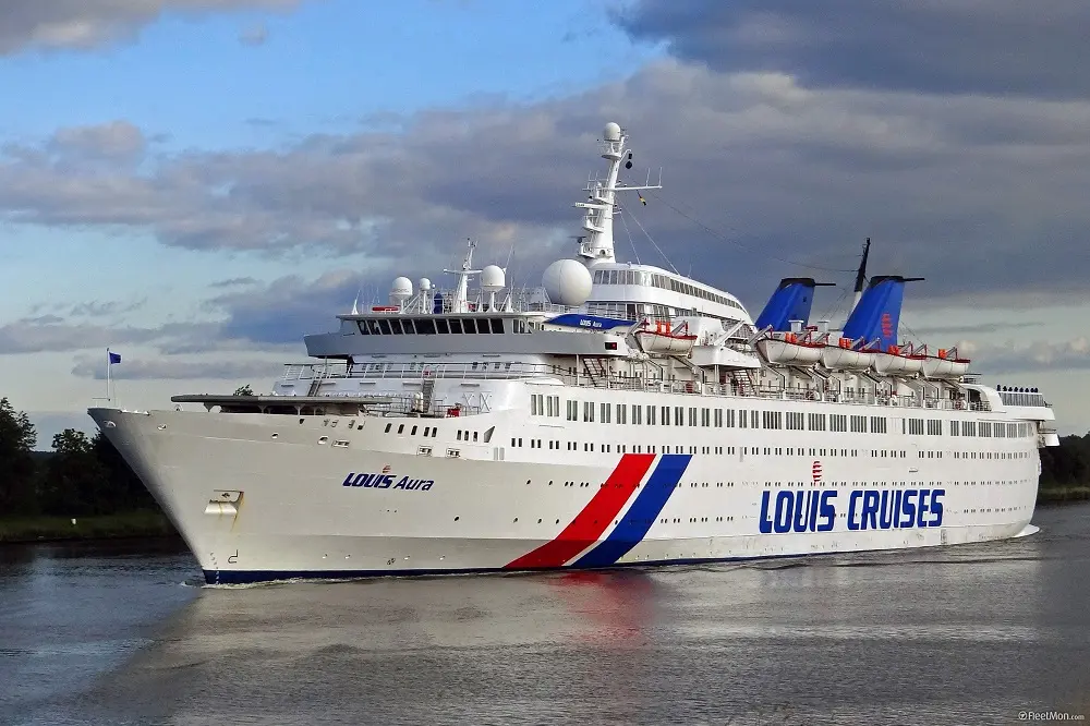 LOUIS Cruise Lines: Πωλεί ένα από τα πλοία της