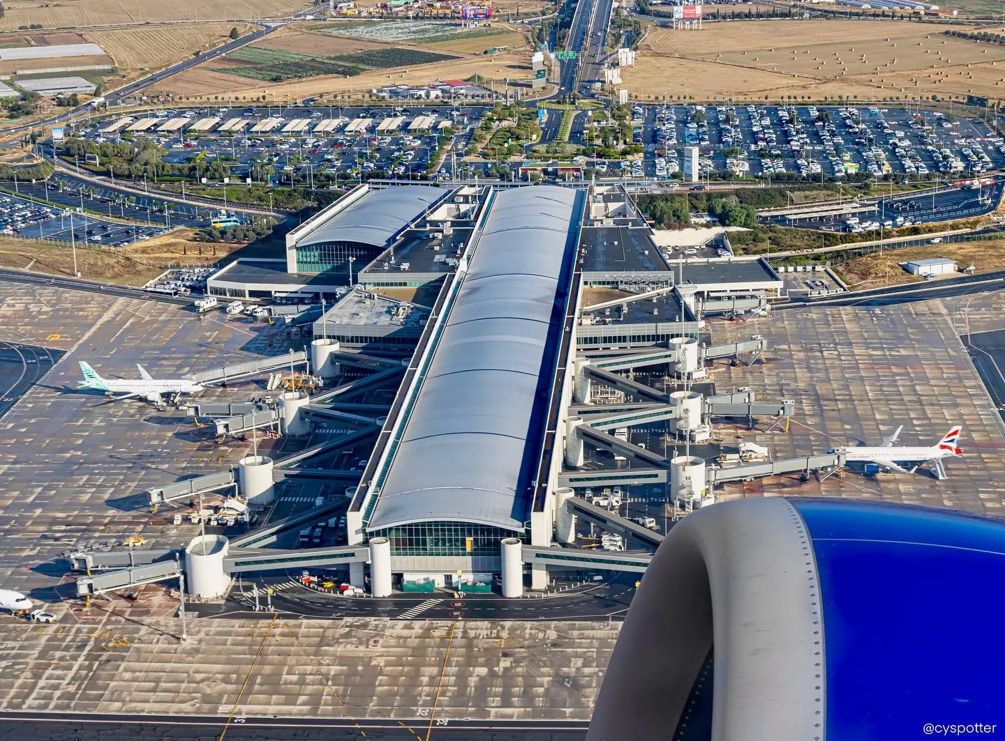 «Απογειώθηκαν» τα αεροδρόμια τον Ιούλιο – Ρεκόρ όλων των εποχών με 1,65 εκατ. επιβάτες