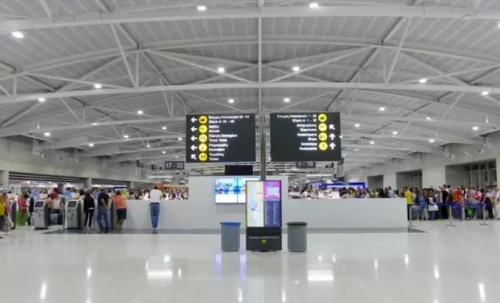 Δίωρη αυθόρμητη στάση εργασίας στα αεροδρόμια Λάρνακας και Πάφου