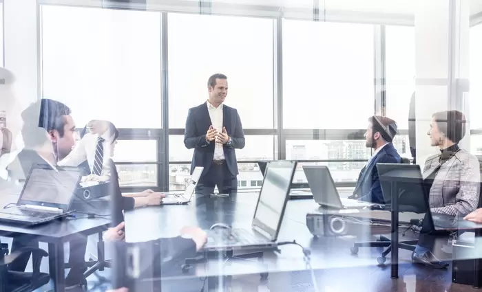 Γιατί οι επιχειρήσεις των ΗΠΑ αλλάζουν CEO με ρυθμούς – ρεκόρ