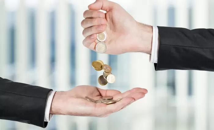 Ελλάδα: Επαναφορά κατώτατου μισθού στα 751 ευρώ;