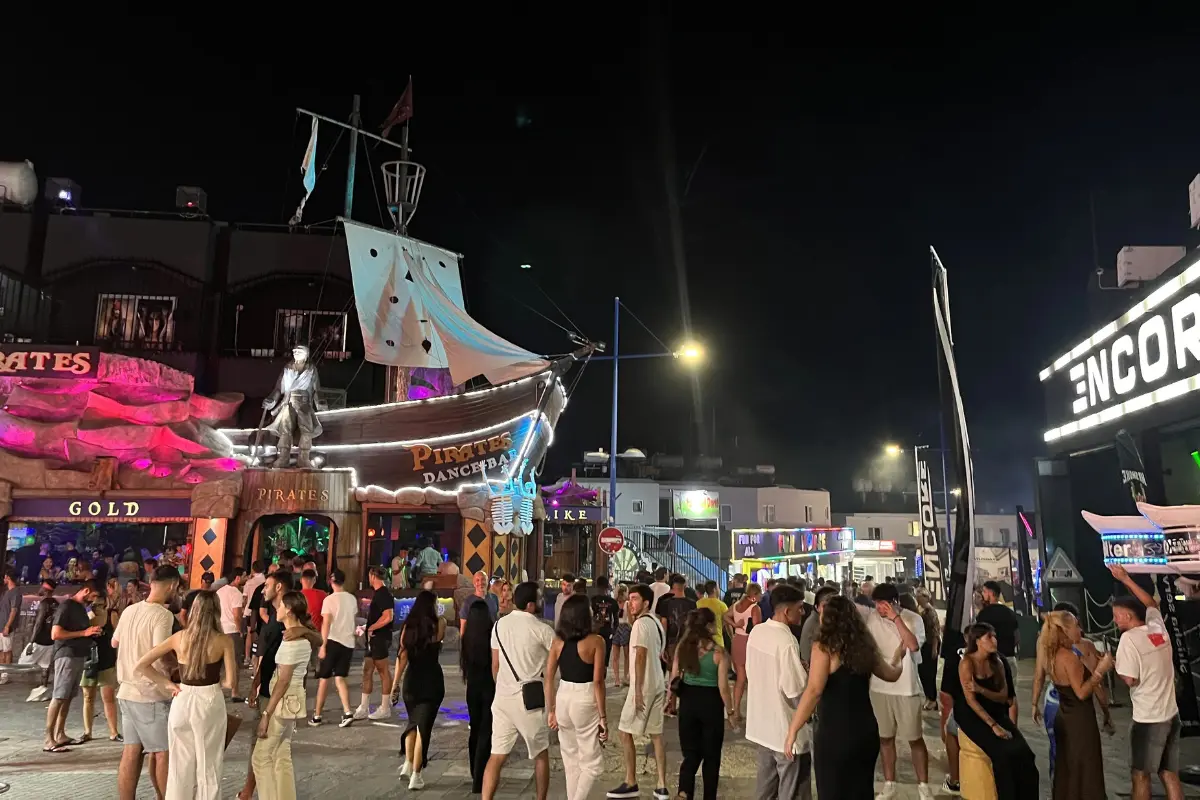 Καταγγελίες εκμετάλλευσης Βρετανίδων στην Αγία Νάπα σε ντοκιμαντέρ του Channel 4