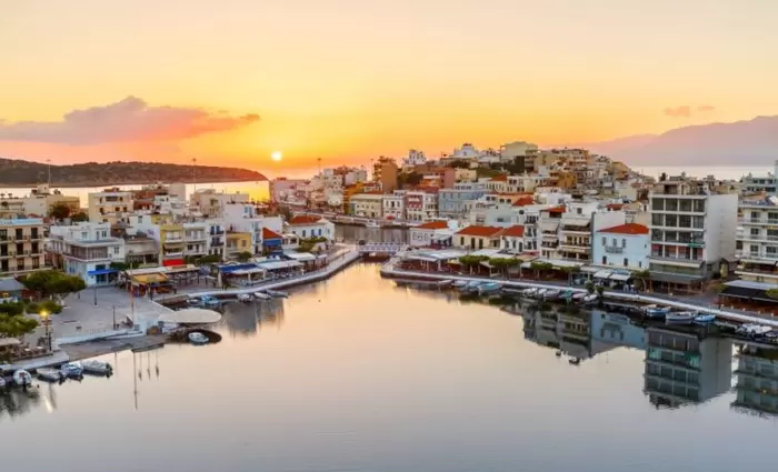 Le Figaro: Αυτά είναι τα κορυφαία ελληνικά νησιά για αγορά ακινήτων