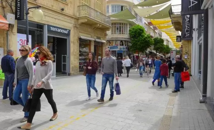 Βελτίωση στο οικονομικό κλίμα - Παραμένουν χαμηλές οι προσδοκίες των καταναλωτών