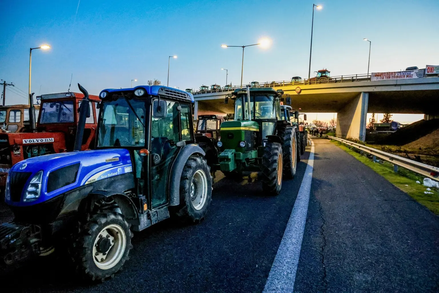 Συμπαράσταση στις κινητοποιήσεις Ελλήνων αγροτών εκφράζει η ΕΚΑ