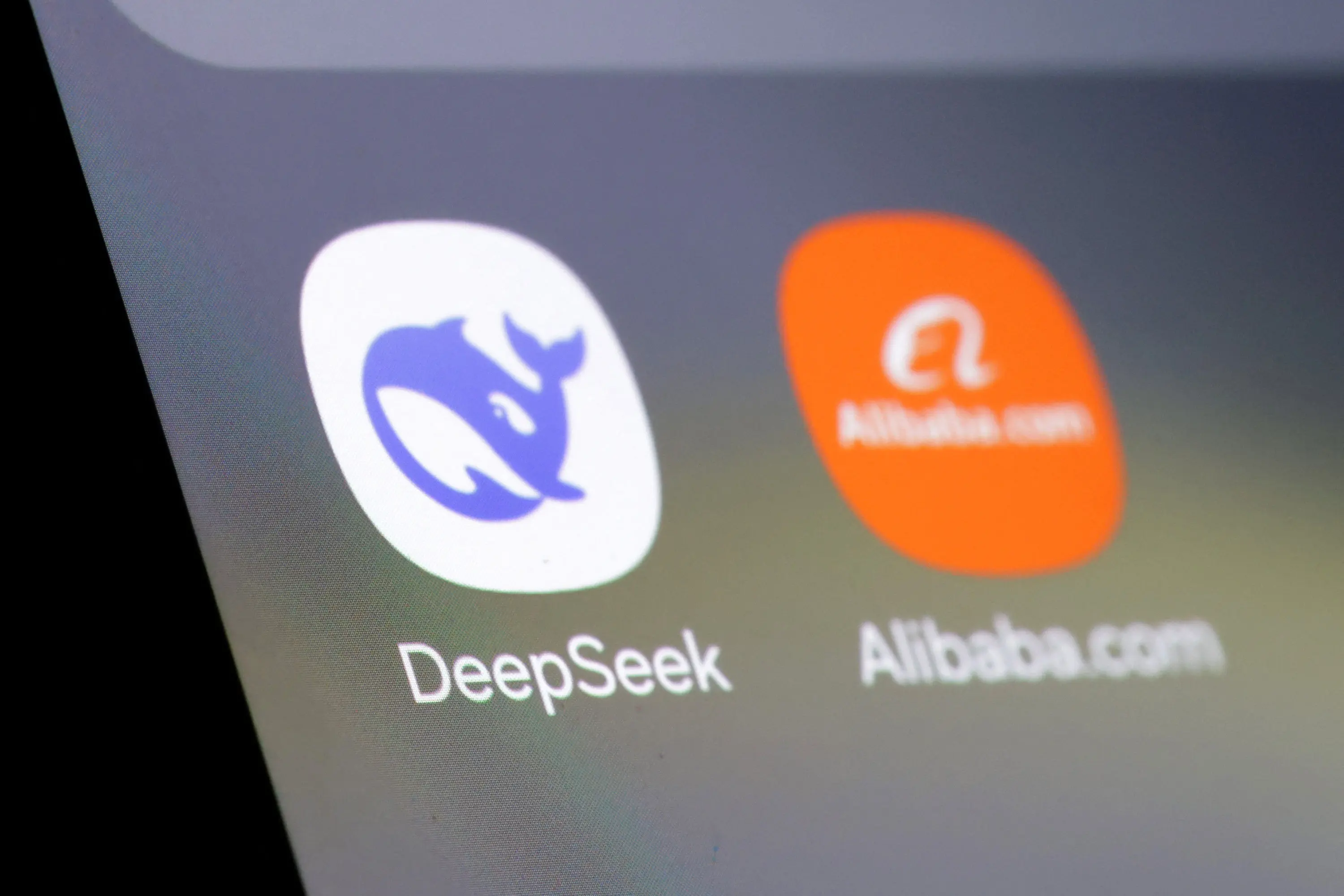 Alibaba vs DeepSeek: Κλιμακώνεται η κούρσα για την κορυφή της κινεζικής AI