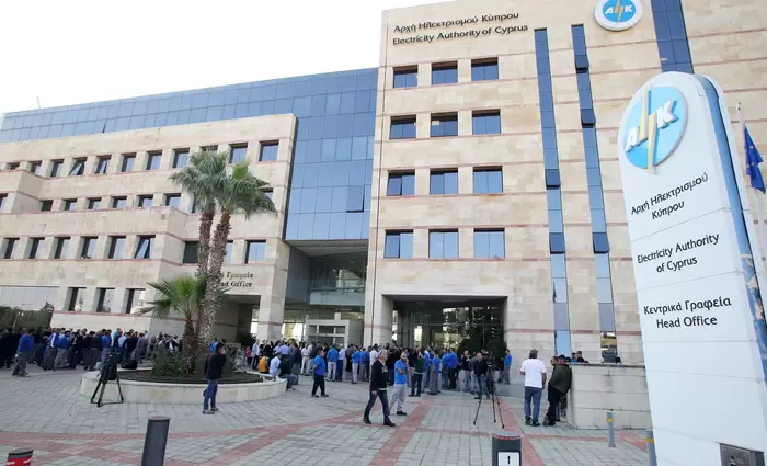 Ηλεκτρισμένη ατμόσφαιρα στην ΑΗΚ - «Δεν θα μείνουμε απαθείς», λένε οι συντεχνίες