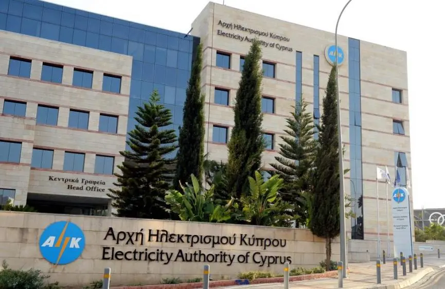 Υπ. Ενέργειας: Υποφέρει ο καταναλωτής ηλεκτρικής ενέργειας