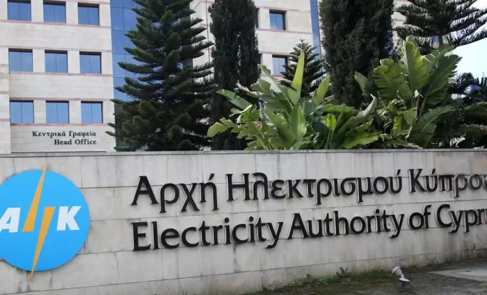 Αχρείαστη και προκλητική η απεργία στην ΑΗΚ, είπε ο Υπουργός Οικονομικών