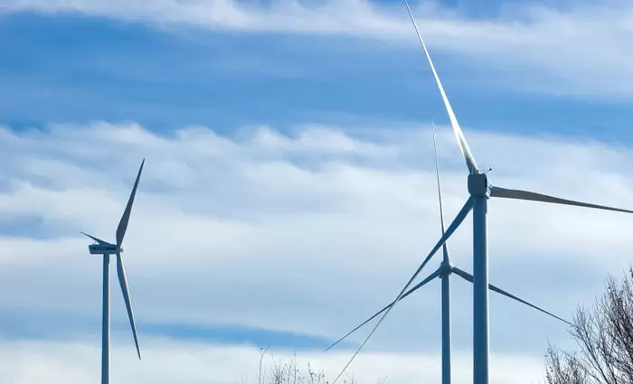 Σε λειτουργία το πρώτο ελληνικό εργοστάσιο παραγωγής ανεμογεννητριών