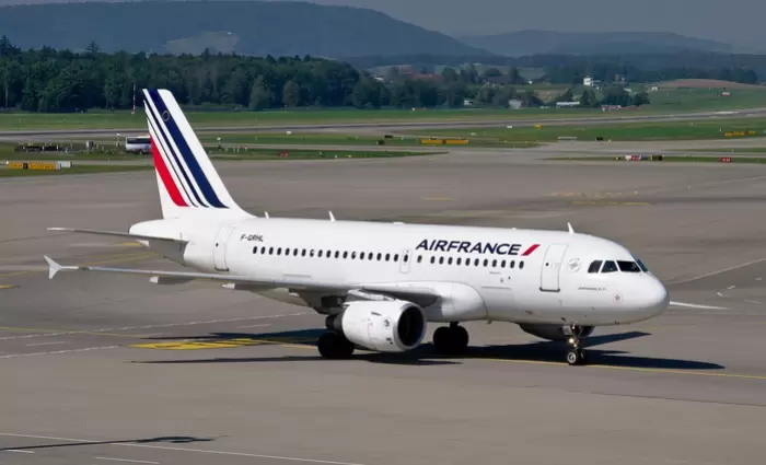 Κλιματικοί στόχοι: Air France και Accor θα καταβάλουν ρήτρα σε ομολογιούχους, λόγω αποτυχία