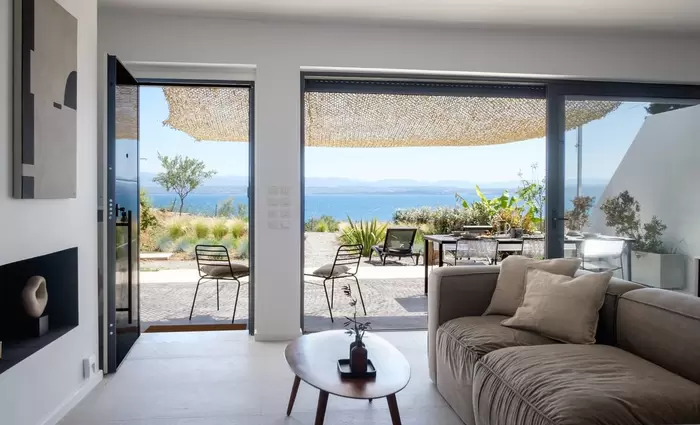 Πέφτουν οι τιμές στα Airbnb μετά από 20 μήνες