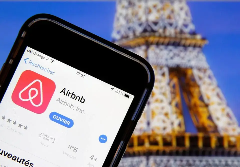 Ποιοί και γιατί θέλουν να επενδύσουν στην Airbnb