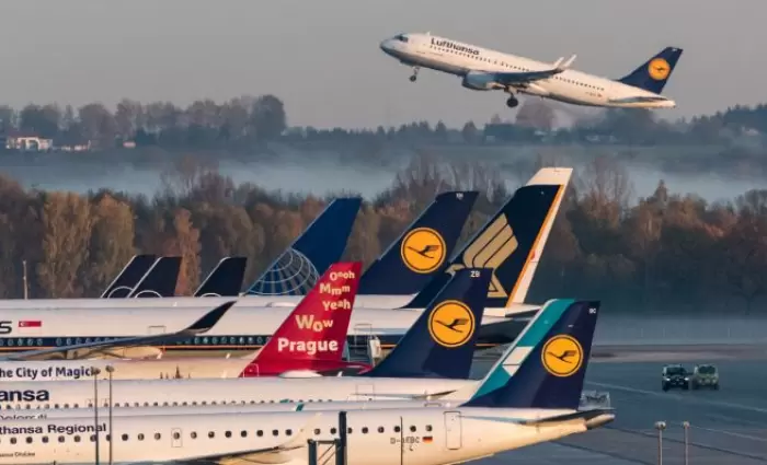 Παραλύουν οι αεροπορικές εταιρείες παγκοσμίως;