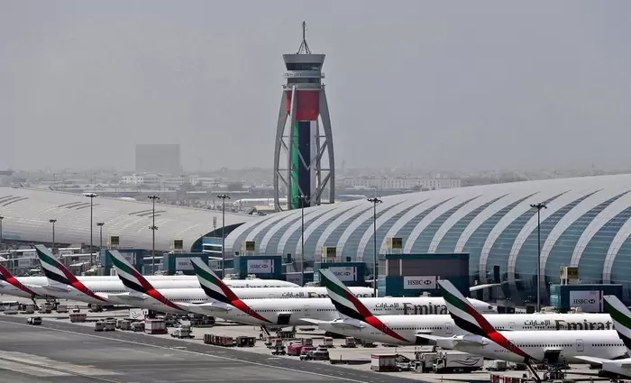 Αναστέλλονται όλες οι πτήσεις από και προς τα Ηνωμένα Αραβικά Εμιράτα