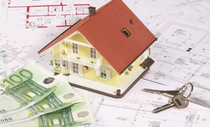 Ξανά στην Επιτροπή Οικονομικών το μειωμένο ΦΠΑ κατοικίας