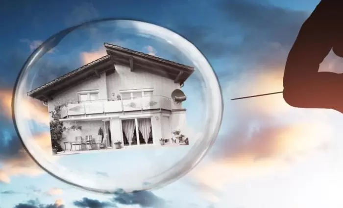 UBS: Βουτιά στις τιμές ακινήτων παγκοσμίως - Έσπασαν οι φούσκες