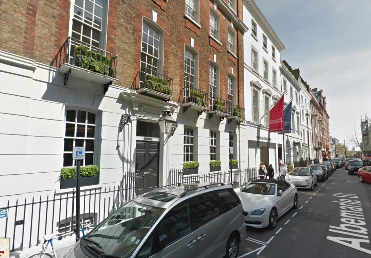 Μειώθηκαν για 4ο μήνα τον Ιούλιο οι τιμές κατοικιών στη Βρετανία