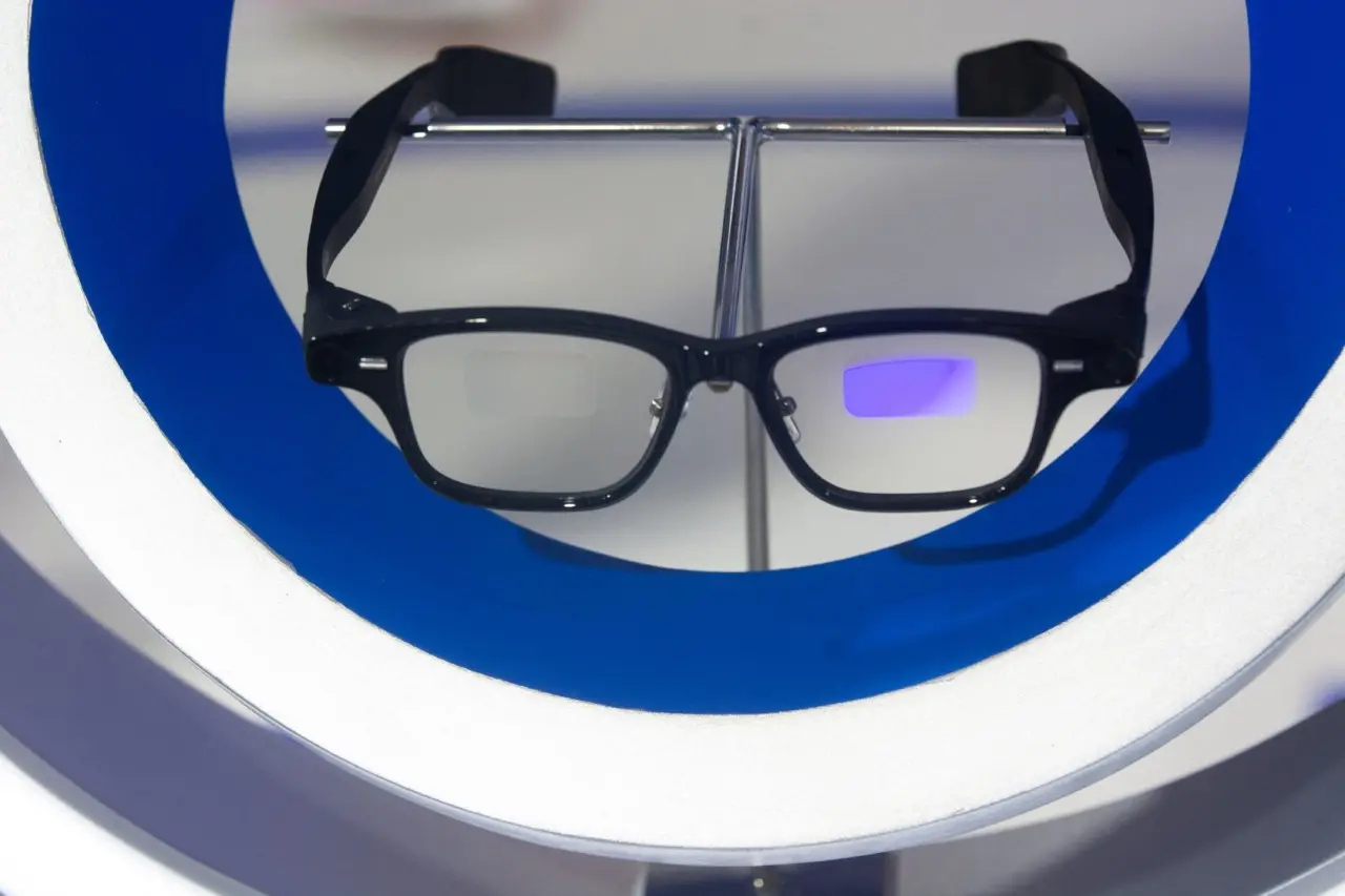 Alibaba Quark S1: Τα νέα AI smart glasses που ανταγωνίζονται τα Ray-Ban της Meta