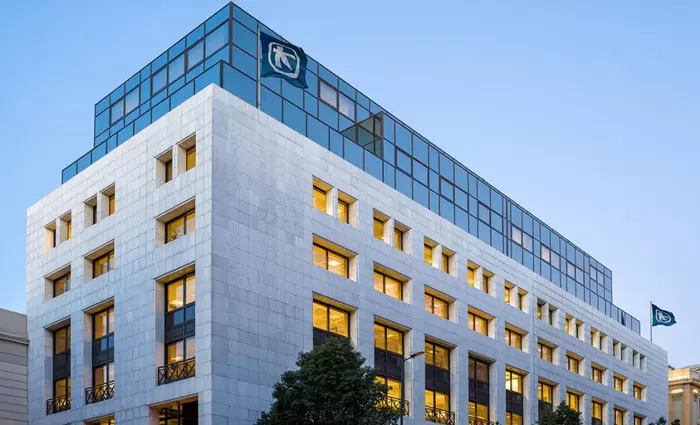 Ελλάδα: Συμφωνία-μαμούθ €438 εκατ. για αγορά ακινήτων