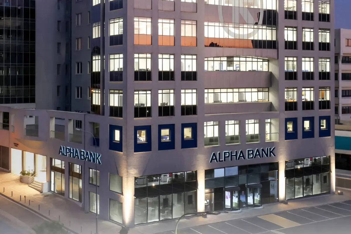 Alpha Bank: Ολοκληρώθηκε η εξαγορά της Astrobank - 3η μεγαλύτερη τράπεζα στην Κύπρο