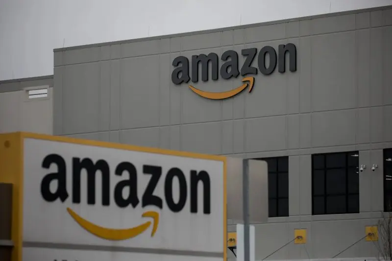 «Αλμυρό» πρόστιμο στην Amazon από την Ιταλία – Ποιες παρανομίες πλήρωσε