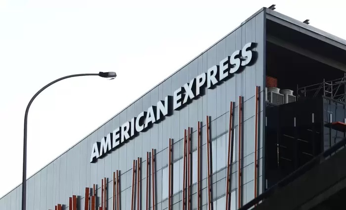Ο Πούτιν εγκρίνει το κλείσιμο της American Express στη Ρωσία