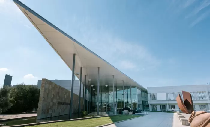 Σχέδια για πύργο και από το American Medical Center (φωτογραφίες)