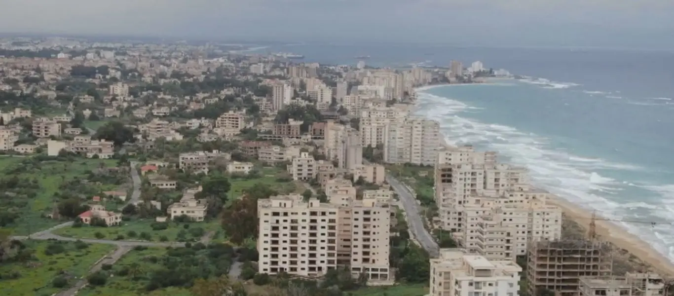 Κατεχόμενα: Εργατικές κατοικίες στα Βαρώσια