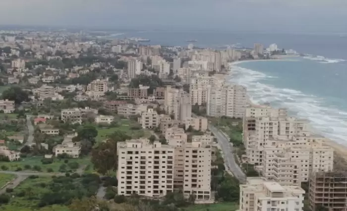 Κατεχόμενα: Εργατικές κατοικίες στα Βαρώσια